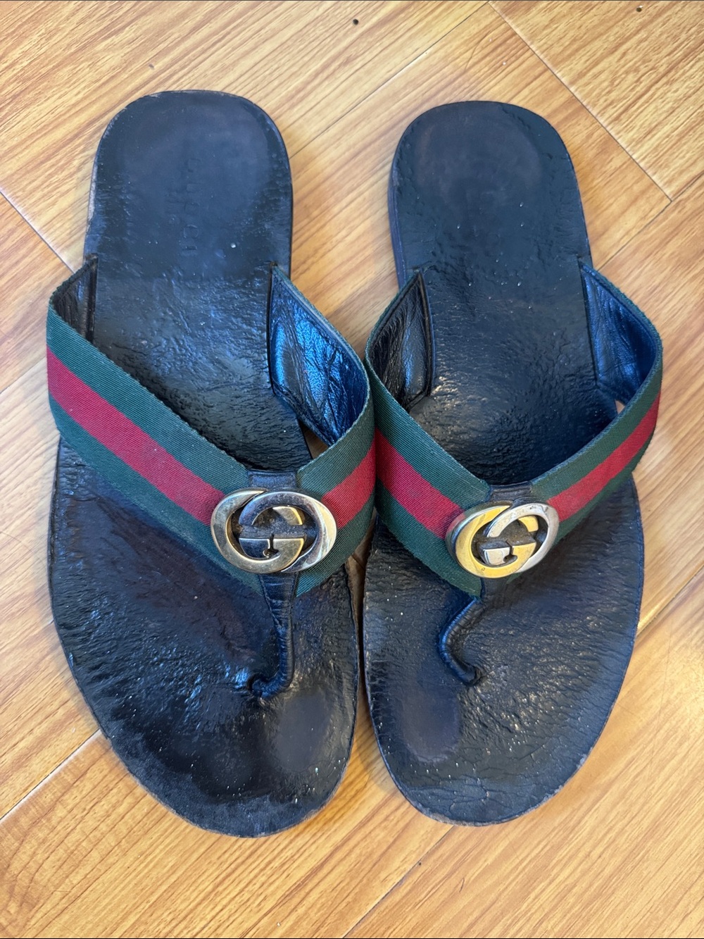 Gucci Black Leather Thong Sandals with Green & Red Web and Gold GG